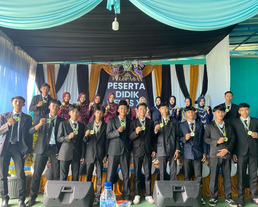 Dokumentasi Pelepasan Kelas 12 Angkatan V