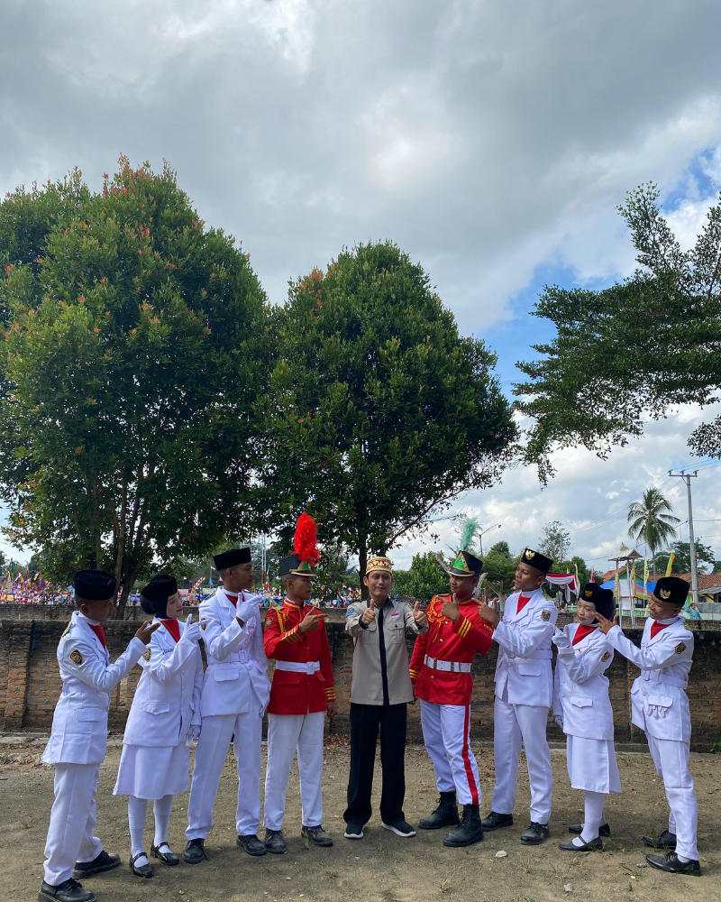 Pasukan Pengibar Bendera dan Kepala SMA PBM